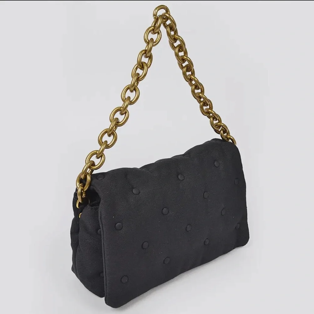 Chic Chain Strap Bag - Picture 4 of 6